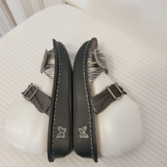 Alegria Karmen Wrapture Grey & White Sandals Size 39 = US 9 - Picture 4 of 11